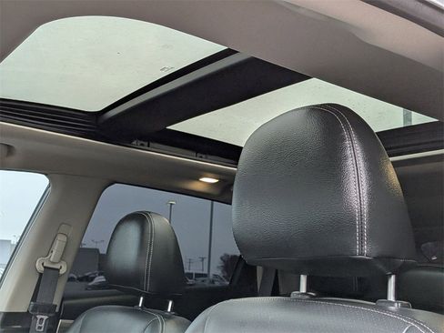 Used 2017 Nissan Murano SV w/ Premium Plus Package image 12