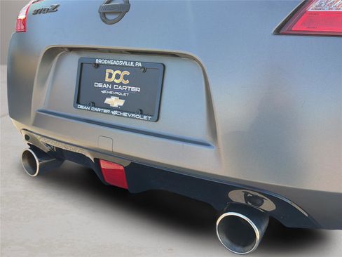 Used 2018 Nissan 370Z Touring RWD image 34