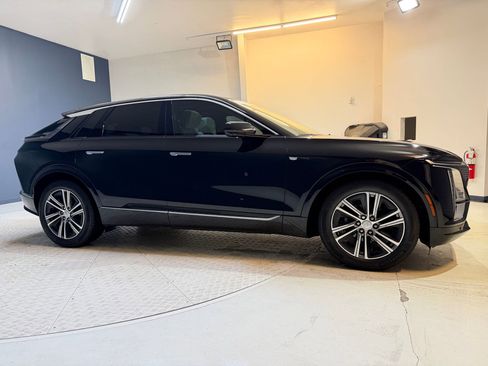 Certified 2024 Cadillac Lyriq Luxury RWD image 8