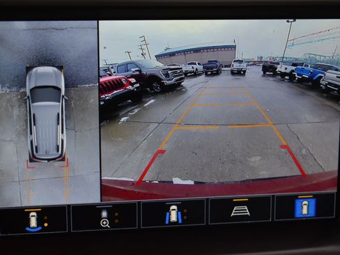 Used 2023 GMC Acadia SLT w/ Technology Package image 28