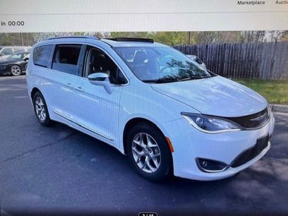 Used 2019 Chrysler Pacifica Limited