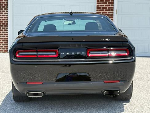 Used 2021 Dodge Challenger R/T Scat Pack RWD image 9