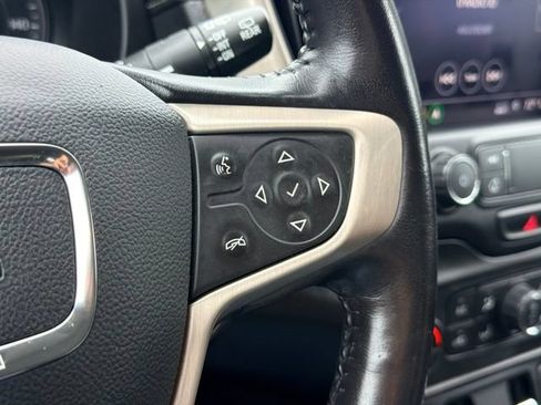 Used 2020 GMC Terrain Denali w/ Denali Premium Package FWD image 11