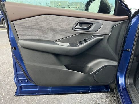 Used 2023 Nissan Rogue S image 55