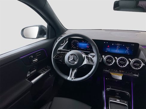 New 2025 Mercedes-Benz GLA 250 4MATIC image 25