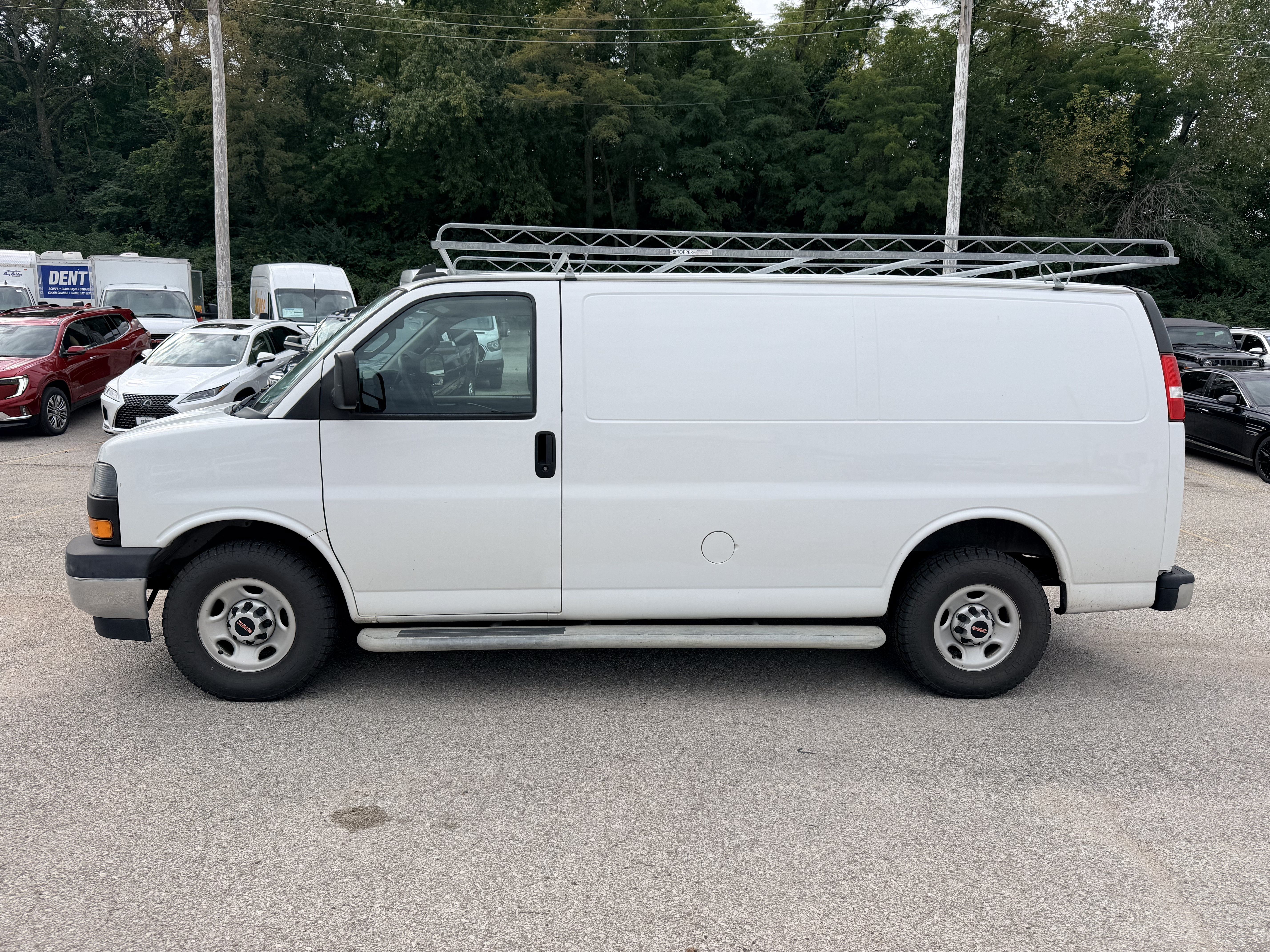 Used 2019 GMC Savana 2500 w/ Driver Convenience Package RWD image 3