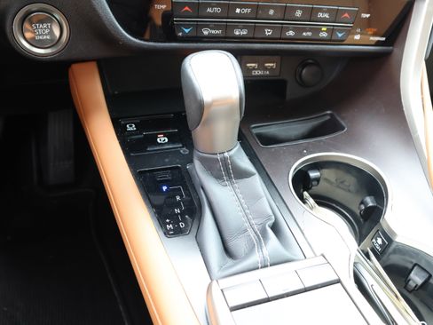 Certified 2022 Lexus RX 350 FWD w/ Premium Package image 28