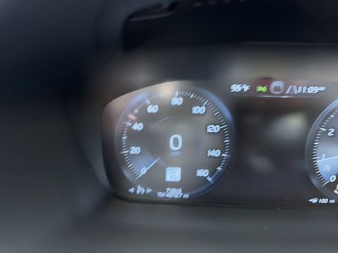 Used 2021 Volvo S60 T5 Momentum image 22