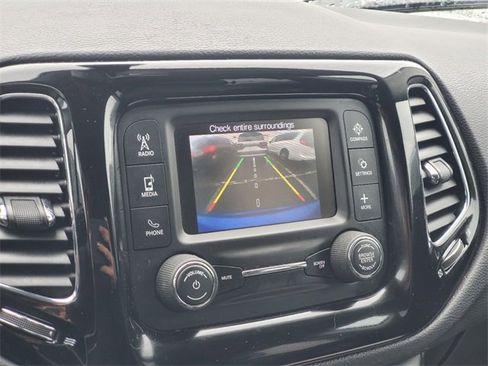 Used 2018 Jeep Compass Altitude image 17