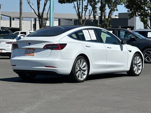 Used 2018 Tesla Model 3 Long Range RWD image 3