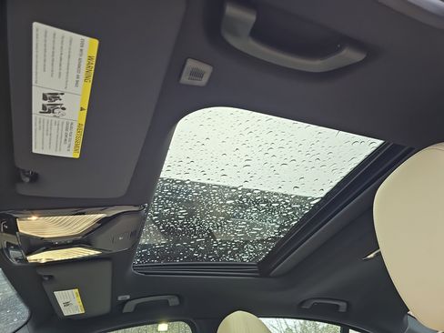 New 2026 BMW 330i Sedan w/ Premium Package image 31