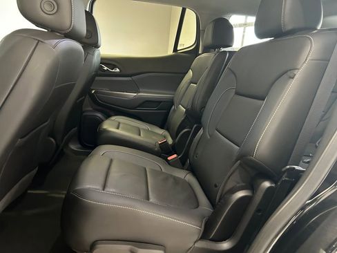 Used 2023 GMC Acadia SLT w/ Elevation Edition image 28