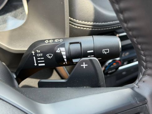 Used 2025 Nissan Rogue SV AWD/4WD image 34