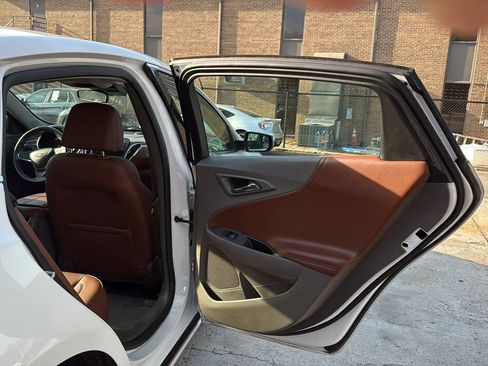 Used 2017 Chevrolet Malibu LT w/ Leather Package image 21