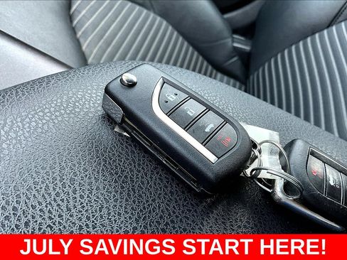 Used 2022 Toyota Camry SE FWD image 38