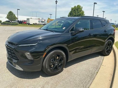 Used 2024 Chevrolet Blazer LT w/ Midnight/Sport Edition FWD image 3