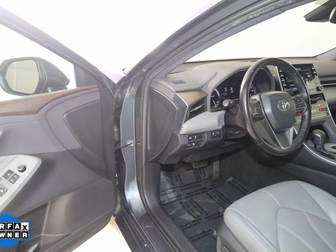 Used 2019 Toyota Avalon XLE image 44