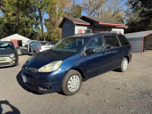 Used 2005 Toyota Sienna LE image 3