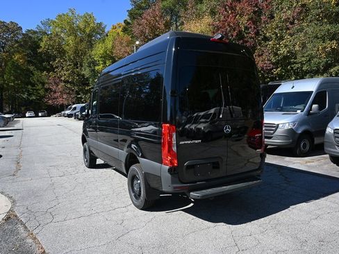 Used 2025 Mercedes-Benz Sprinter 2500 image 4