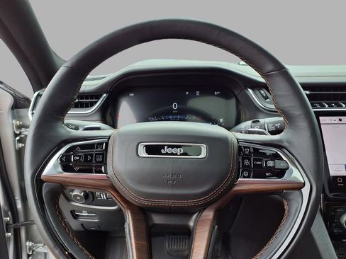 Used 2024 Jeep Grand Cherokee Summit w/ Luxury Tech Group V AWD/4WD image 12