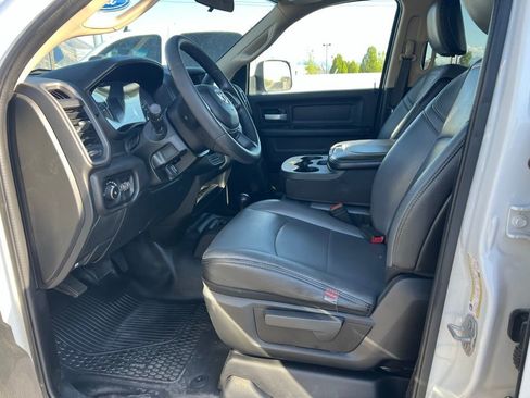 Used 2019 RAM 3500 Tradesman w/ Chrome Appearance Group image 28