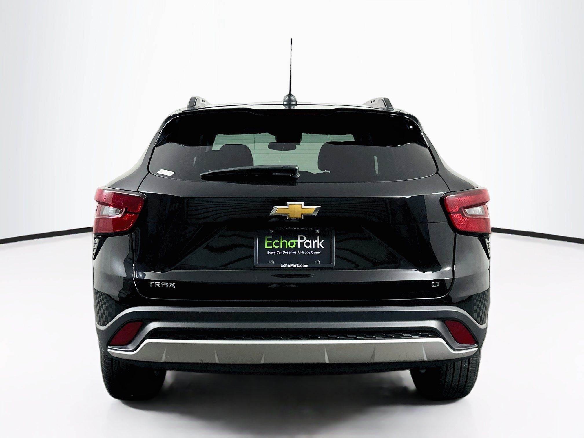 Used 2025 Chevrolet Trax LT w/ LT Convenience Package FWD image 7