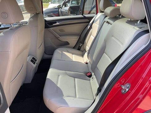Used 2019 Volkswagen Golf Alltrack SE AWD/4WD image 12