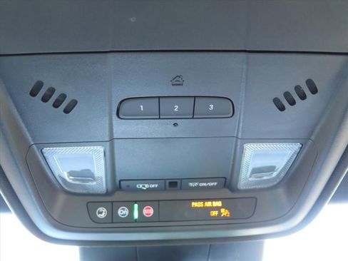 Used 2024 Cadillac XT4 Premium Luxury image 20