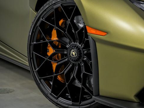 Used 2023 Lamborghini Huracan STO image 4