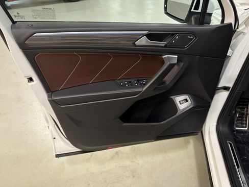 Certified 2023 Volkswagen Tiguan SEL R-Line AWD/4WD image 18
