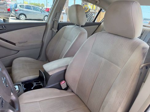 Used 2011 Nissan Altima 2.5 S w/ Convenience Pkg FWD image 12