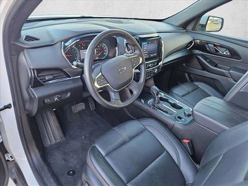 Used 2023 Chevrolet Traverse RS image 13