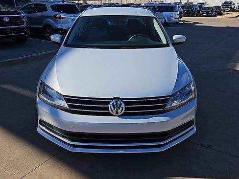 Used 2017 Volkswagen Jetta S image 2