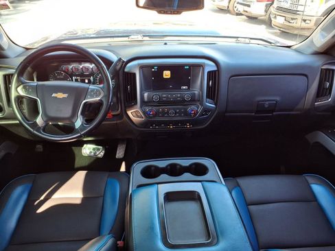 Used 2019 Chevrolet Silverado 2500 LT AWD/4WD image 9