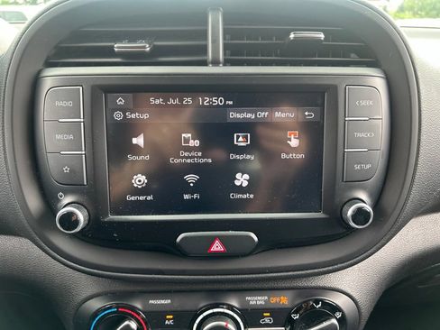 Certified 2023 Kia Soul LX FWD image 8