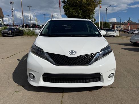 Used 2017 Toyota Sienna SE Premium image 14