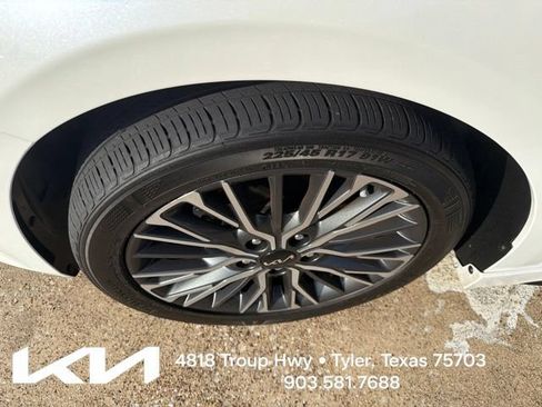 Used 2024 Kia Forte GT-Line FWD image 4