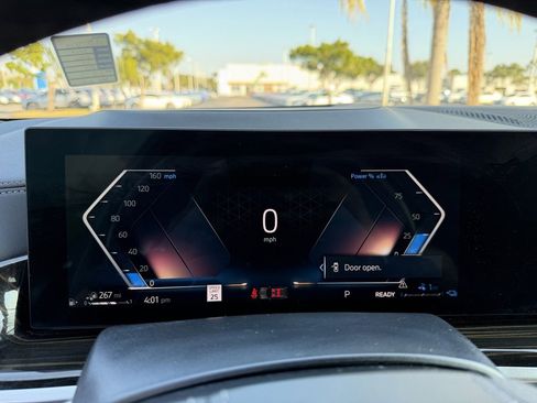 Used 2025 BMW X5 xDrive50e image 18