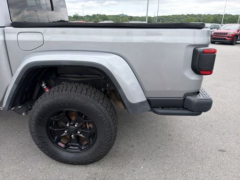 Used 2020 Jeep Gladiator Rubicon AWD/4WD image 11