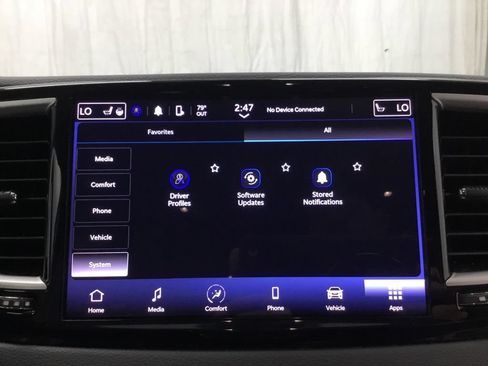 Used 2023 Chrysler Pacifica Touring-L FWD image 33