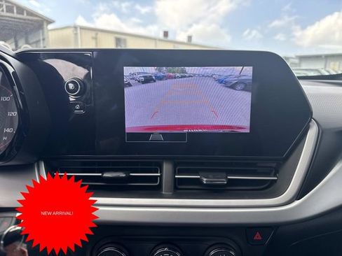 Used 2024 Chevrolet Trax RS w/ Sunroof Package image 17