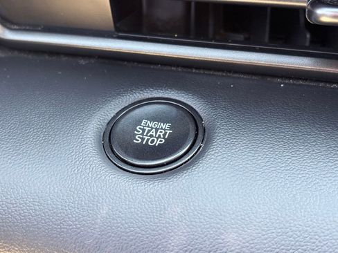 Used 2025 Hyundai Elantra Sport FWD image 18