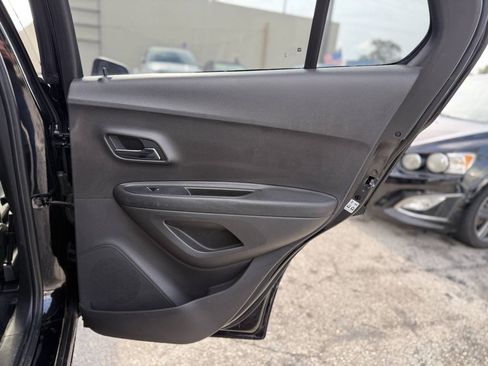 Used 2018 Chevrolet Trax LS w/ LPO, Cargo Package FWD image 23