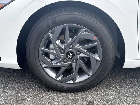 New 2026 Hyundai Elantra Hybrid FWD image 13