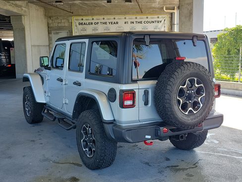 Used 2023 Jeep Wrangler Unlimited Rubicon AWD/4WD image 3