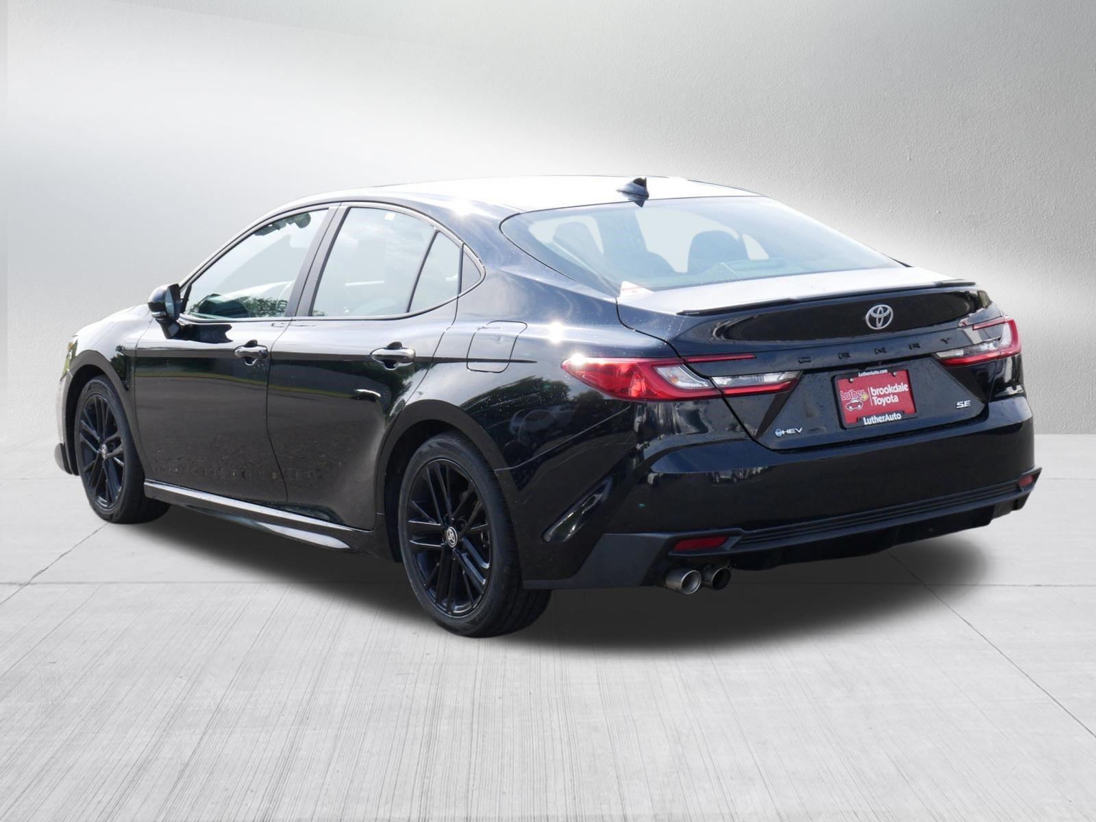 Certified 2025 Toyota Camry SE FWD image 5