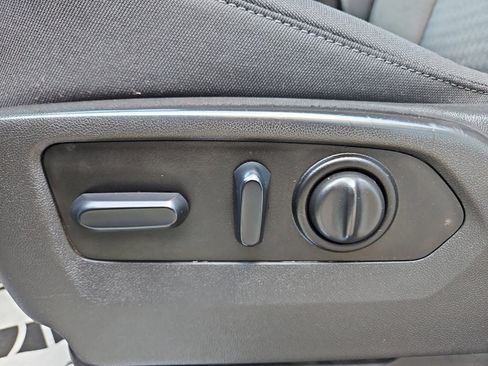 Used 2022 GMC Sierra 2500 SLE w/ SLE Convenience Package image 8