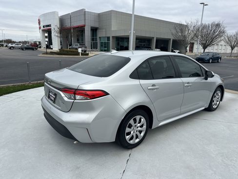 Used 2024 Toyota Corolla LE image 10