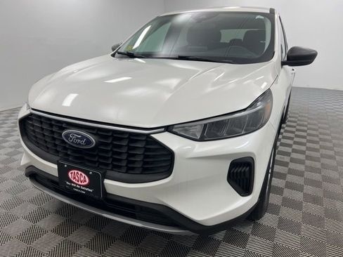 Used 2023 Ford Escape Active image 1