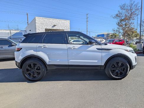 Used 2017 Land Rover Range Rover Evoque SE Premium image 7